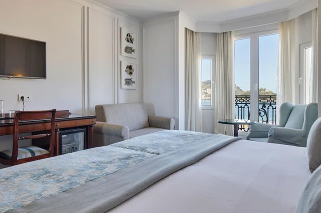 غرفة كلاسيكية بسرير مزدوج بإطلالة على البحر بشرفة، Hotel De Londres Y De Inglaterra 2/6
