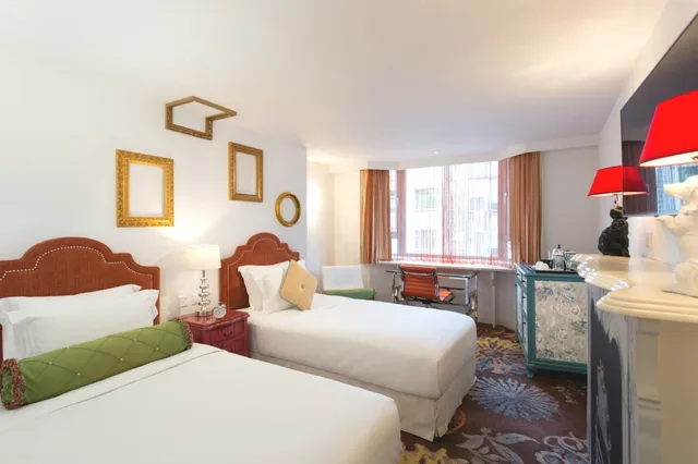 Studio, The Luxe Manor Hotel 2/4