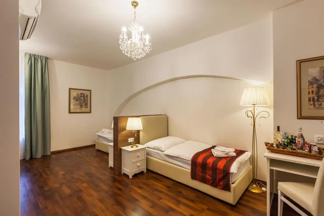 غرفة تنفيذية عائلية بسرير فردي، Little King Hotel U Malvaze 2/7