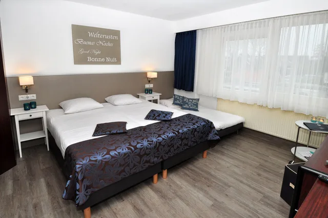 غرفة ديلوكس ثلاثية بثلاثة أسرّة، Hotel Herbergh Amsterdam Airport 4/8