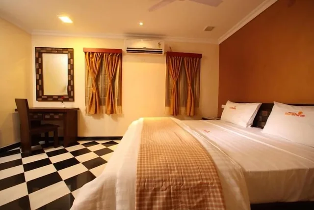 Luxury, King Bed, MEENAKSHI'S SUNSHINE HOTEL 1/4