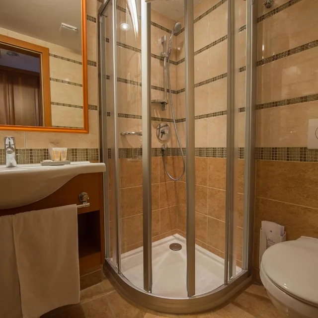 Plus, Premium، The Three Corners Hotel Art Formerly Best Western Hotel Art 8/10