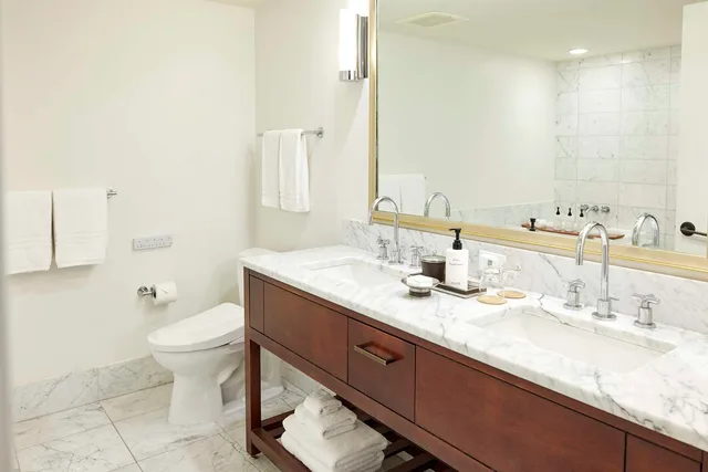 1 Bedroom, Suite, Accessible, Ka Lai Waikiki Beach, LXR Hotels & Resorts 2/2