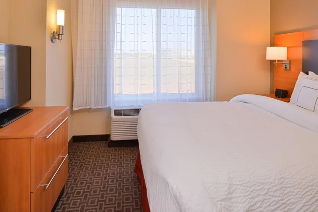 جناح بغرفتي نوم، TOWNEPLACE SUITES HUNTSVILLE WEST/REDSTONE GATEWAY 2/7