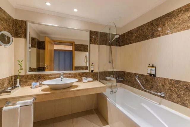 جناح جونيور بسريرين منفصلين، Pestana Carlton Madeira 6/7