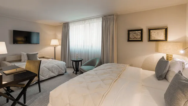 غرفة سوبيريور بسرير كينج مع أريكة، Grand Hotel Casselbergh 1/5