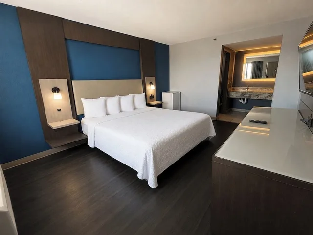 Upgrade, Deluxe, King Bed، Days Inn by Wyndham El Paso Airport East 8/10