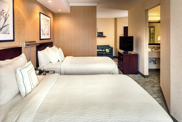 جناح بسريرين كوين مع سرير سحّاب إضافي، SpringHill Suites Salt Lake City Downtown 1/3