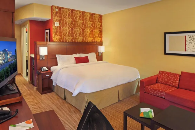 غرفة بسرير كينج لذوي الإعاقة، Courtyard Philadelphia Coatesville/Exton 2/4