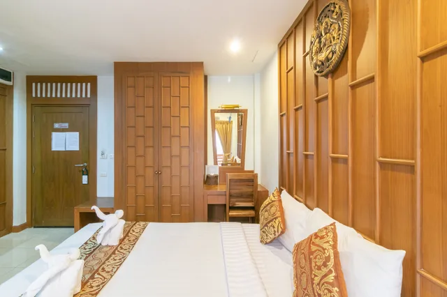 غرفة ديلوكس بسريرين منفصلين، Lotus Hotel Patong 3/10