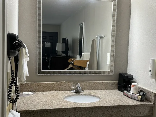 غرفة بسريرين مزدوجين لذوي الإعاقة، Quality Inn Calhoun North I-75 7/7