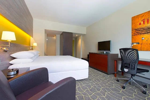 غرفة سوبيريور بسريرين منفصلين، FOUR POINTS BY SHERATON PERTH 2/3