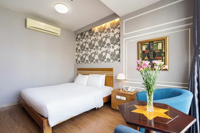 غرفة بريميوم ديلوكس بسرير كوين بإطلالة على المدينة، Lucky Star Hotel 266 De Tham 3/10