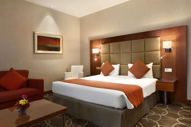 جناح جونيور، Montreal Barsha Hotel 1/2