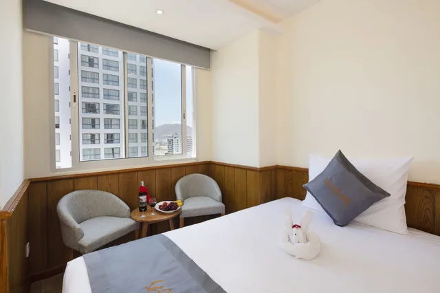 Superior, Twin Beds, Sea View, Quang Vinh Hotel 4/10