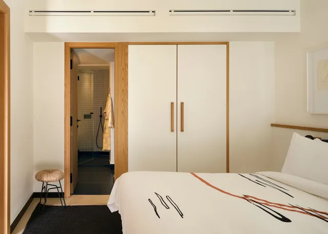 جناح بسرير كينج بغرفة نوم واحدة مع أريكة، FENIX HOTEL 4/5