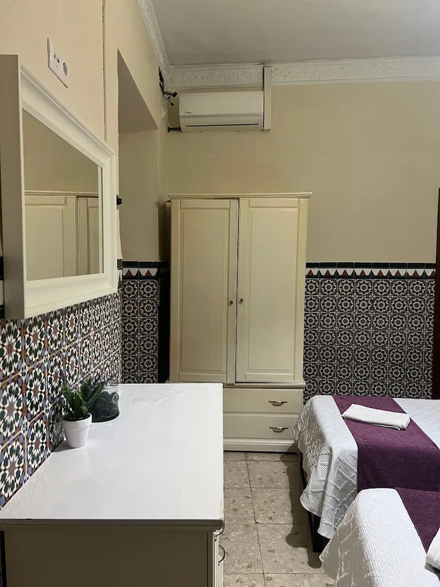 Room, Triple, 3 Beds, Private Bathroom, Ground Floor, Pension Catedral 8/10