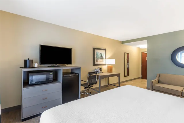 غرفة بسرير كينج، Marina Bay Hotel & Suites, an Ascend Collection Hotel 3/4