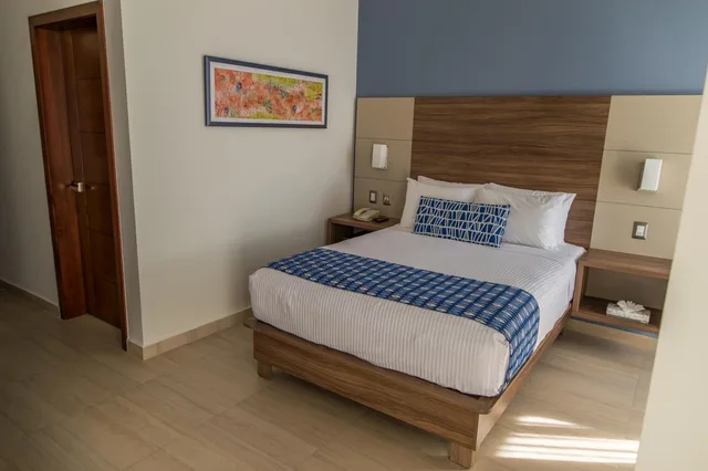 Standard, Queen Bed, Sea View, Ocean View Beach Hotel 2/8