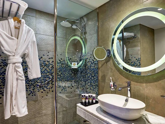 جناح جونيور بإطلالة على البحيرة، Mercure Ismailia Forsan Island Hotel 8/10