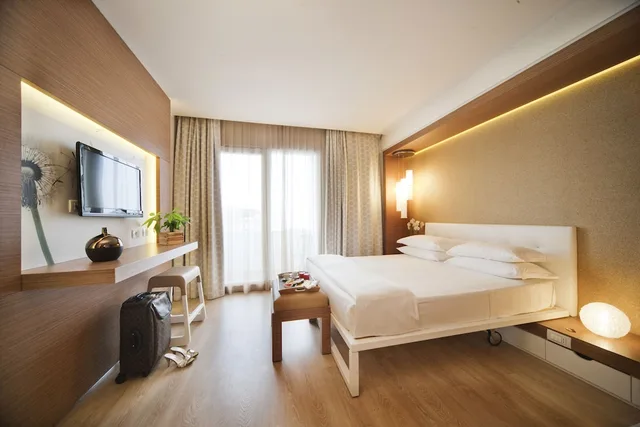 Comfort, Double Bed, Garden View, Garden Area، Oxygen Lifestyle Hotel 2/4