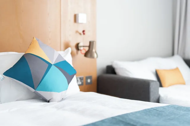 غرفة قياسية بسرير كوين مع أريكة، Holiday Inn Bournemouth 10/10