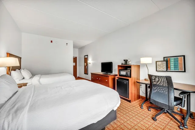 room, 2 queen beds, FAIRFIELD INN AND SUITES LUMBERTON 1/10