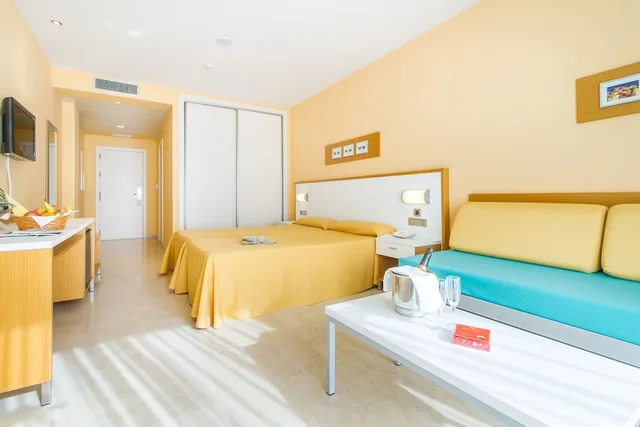 غرفة ثلاثية بثلاثة أسرّة، Mediterraneo Benidorm 2/7