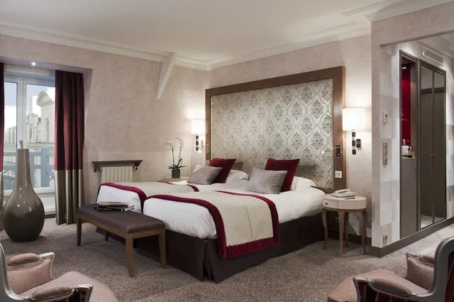 Suite, Twin Beds, Sea View, Le Grand Hotel Des Thermes 2/3
