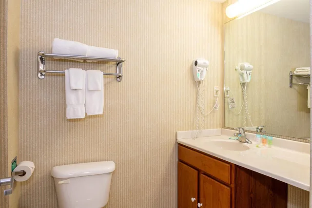 غرفة بسرير كوين، White River Inn and Suites 6/6