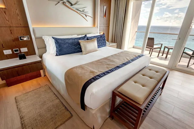 Junior Suite, Luxury, Ocean Front، Royalton CHIC Cancun, An Autograph Collection (ex Royalton Cancun) 9/10