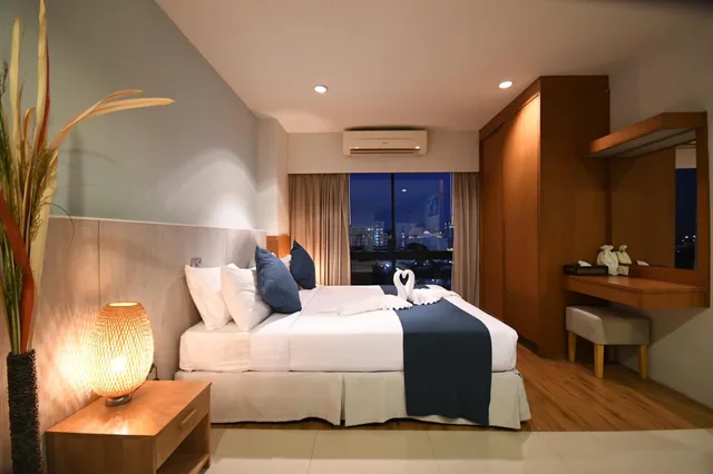 غرفة ديلوكس بسرير مزدوج، Crystal Jade Hotel 2/6