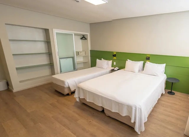 Plus, Standard, Triple, 1 Double and 1 Single Bed، Grande Hotel da Barra 2/3