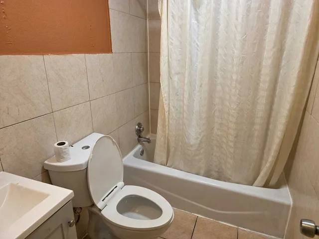 غرفة بسريرين كوين بمطبخ صغير، Relax Motel Grand Prairie Dallas I 30 8/8