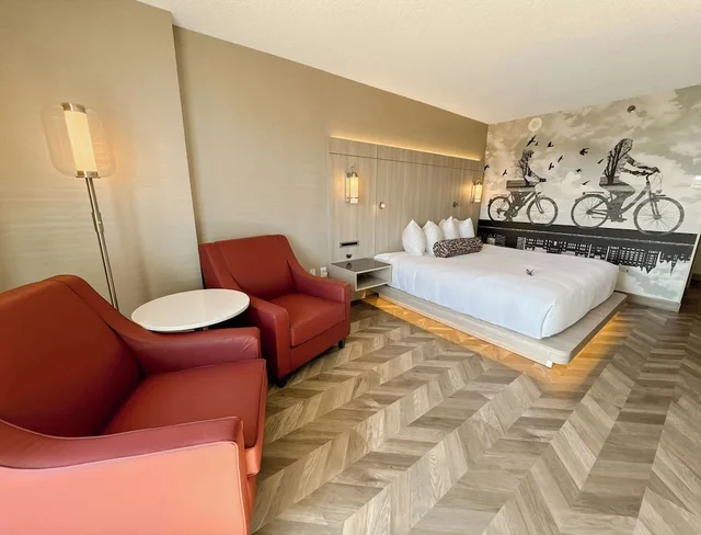 Coast, King Bed, Coast Victoria Hotel Marina By Apa 3/8