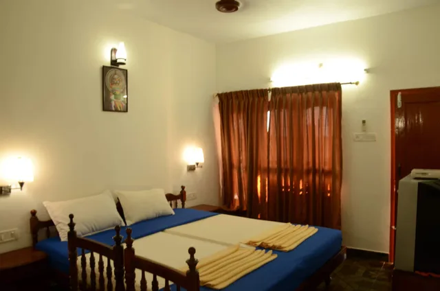 غرفة ديلوكس بسرير كوين بإطلالة جزئية على البحر، HOTEL SEA VIEW PALACE 7/10
