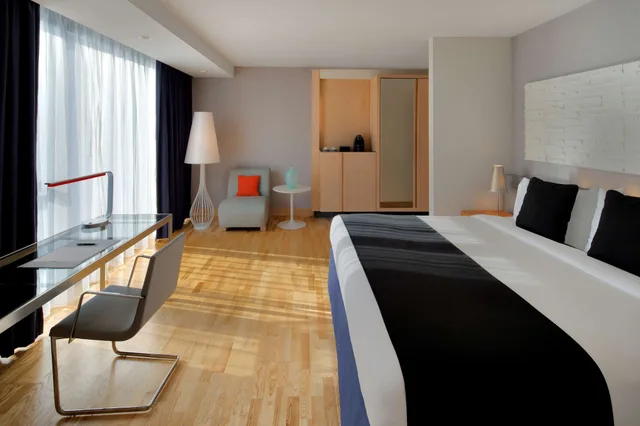 غرفة ديلوكس بسرير كينج لذوي الإعاقة، Radisson Blu Aqua Hotel, Chicago 5/9