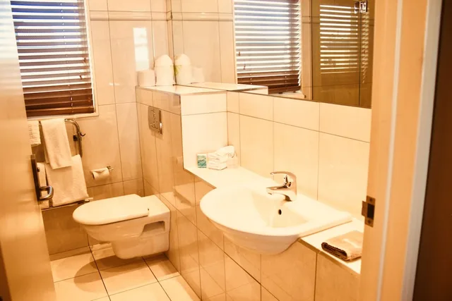 Spa, Executive, Suite, Queen Bed, Ocean View, Sofa, The Nautilus Napier 1/3