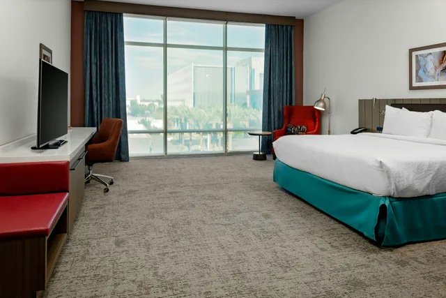 Deluxe, King Bed, Accessible, Hilton Garden Inn Chandler Downtown 1/4