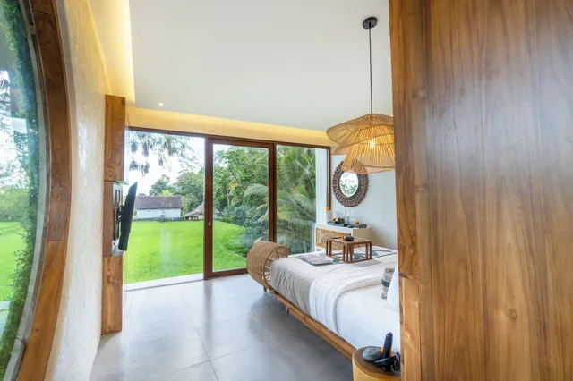 جناح غراند بسرير كينج، Suara Alam Hotel Ubud by Ini Vie Hospitality 2/8