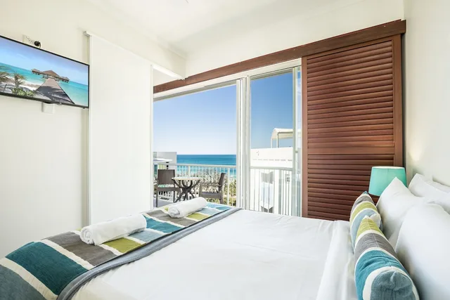 2 Bedroom Rooftop Poolside Tower، Rolling Surf Resort 6/9