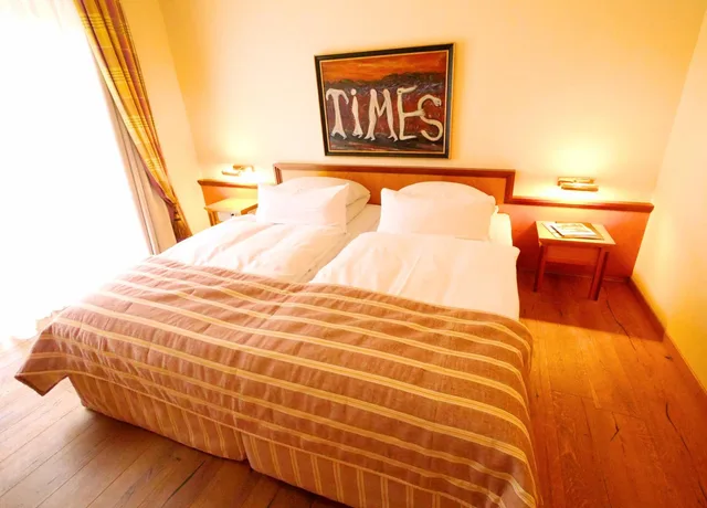 Room, Double or Twin Bed, Villa Hammerschmiede Hotel 4/10
