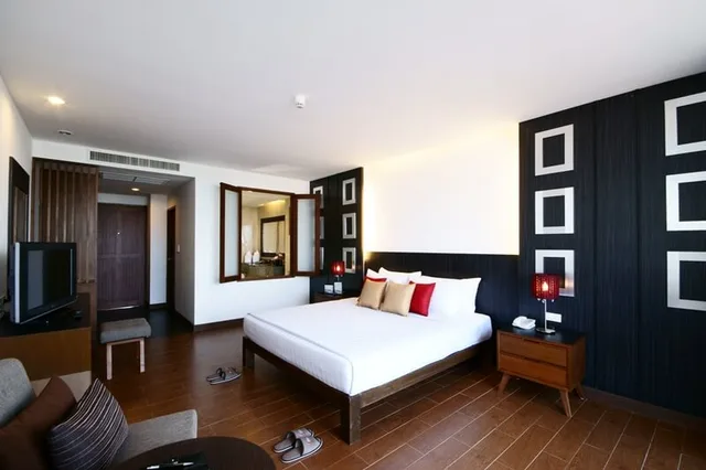 غرفة ديلوكس بسرير مزدوج أو سريرين منفصلين بإطلالة على المسبح، Hotel J Pattaya 1/1