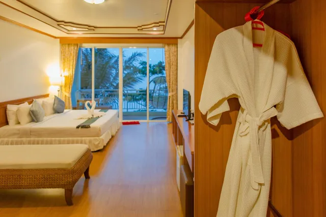 غرفة ديلوكس بسرير مزدوج بإطلالة على البحر، MAM KAI BAE BEACH RESORT 7/10