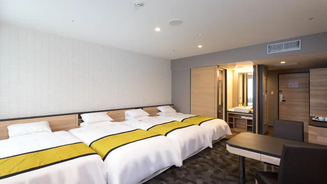 غرفة عائلية ثلاثية في المبنى الرئيسي، Hotel Hewitt Koshien (ex Novotel Koshien Osaka West) 1/1