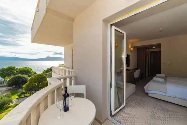 غرفة ديلوكس بسرير مزدوج بإطلالة جزئية على البحر، Hotel Bella Vista 6/6