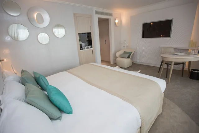 Classic, Twin Beds, Street View، MIRAMAR CROUESTY HOTEL 1/5