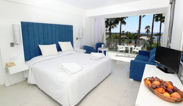 غرفة بسريرين منفصلين بإطلالة على الحديقة، Dome Beach Marina Hotel and Resort 3/8