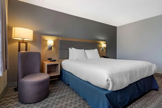 Executive, King Bed, Bath and Shower، Best Western Plus Vancouver Airport Hotel 3/5
