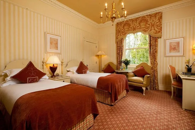 Garden, Twin Beds، Kilworth House Hotel & Theatre 1/4